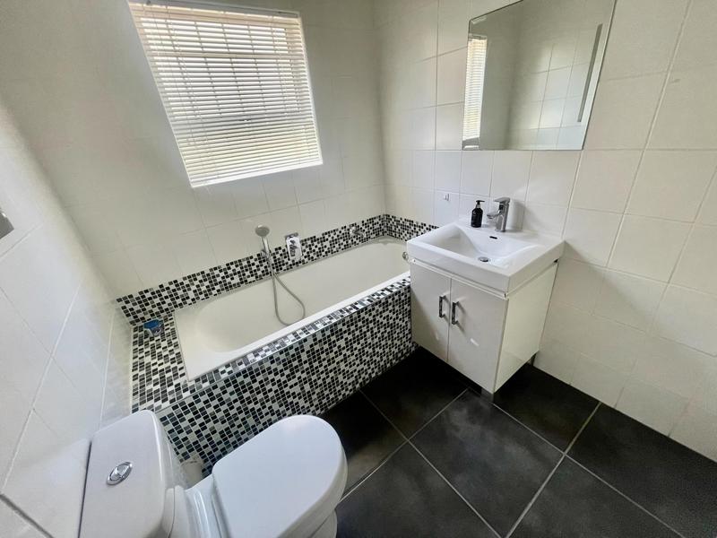 To Let 3 Bedroom Property for Rent in Sonstraal Heights Western Cape